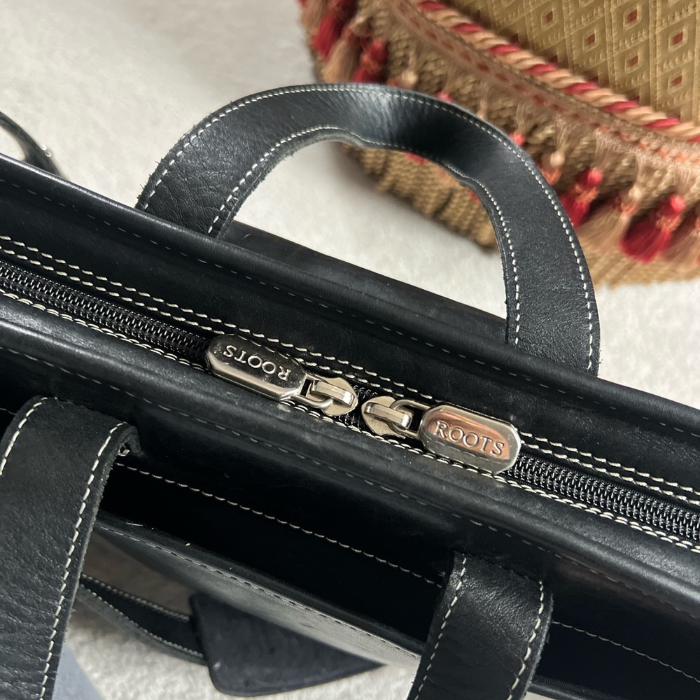 Roots Black Leather Briefcase ๐ฆ - Picture 5 of 16